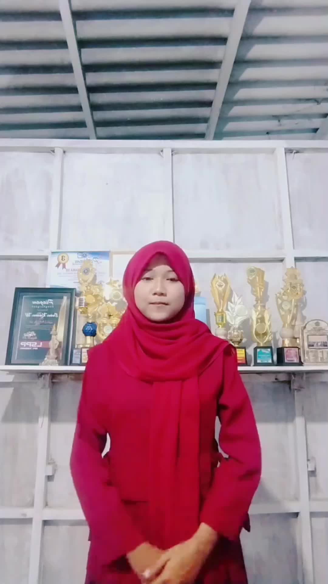 ERFINA KUSUMA WARDANI_18thn_JOMBANG jawatimur_Roqqota aina