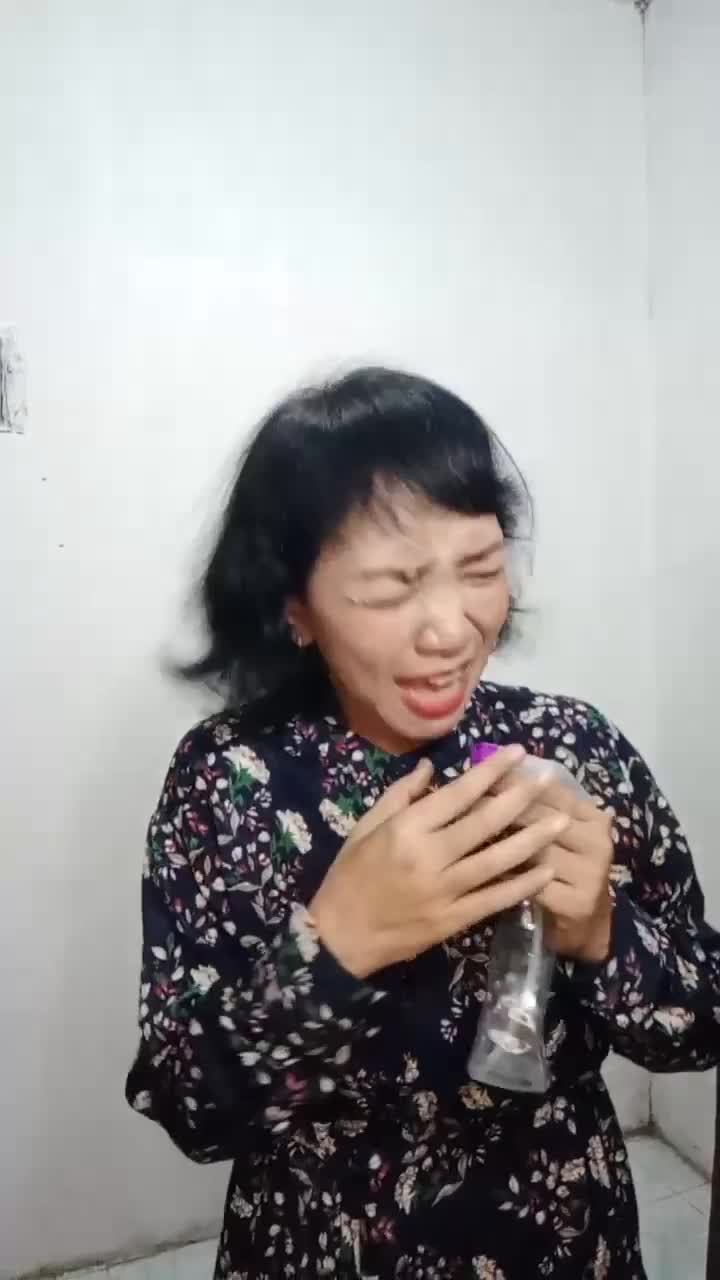 EMANG KAMU PIKIR AKU SETAN? 