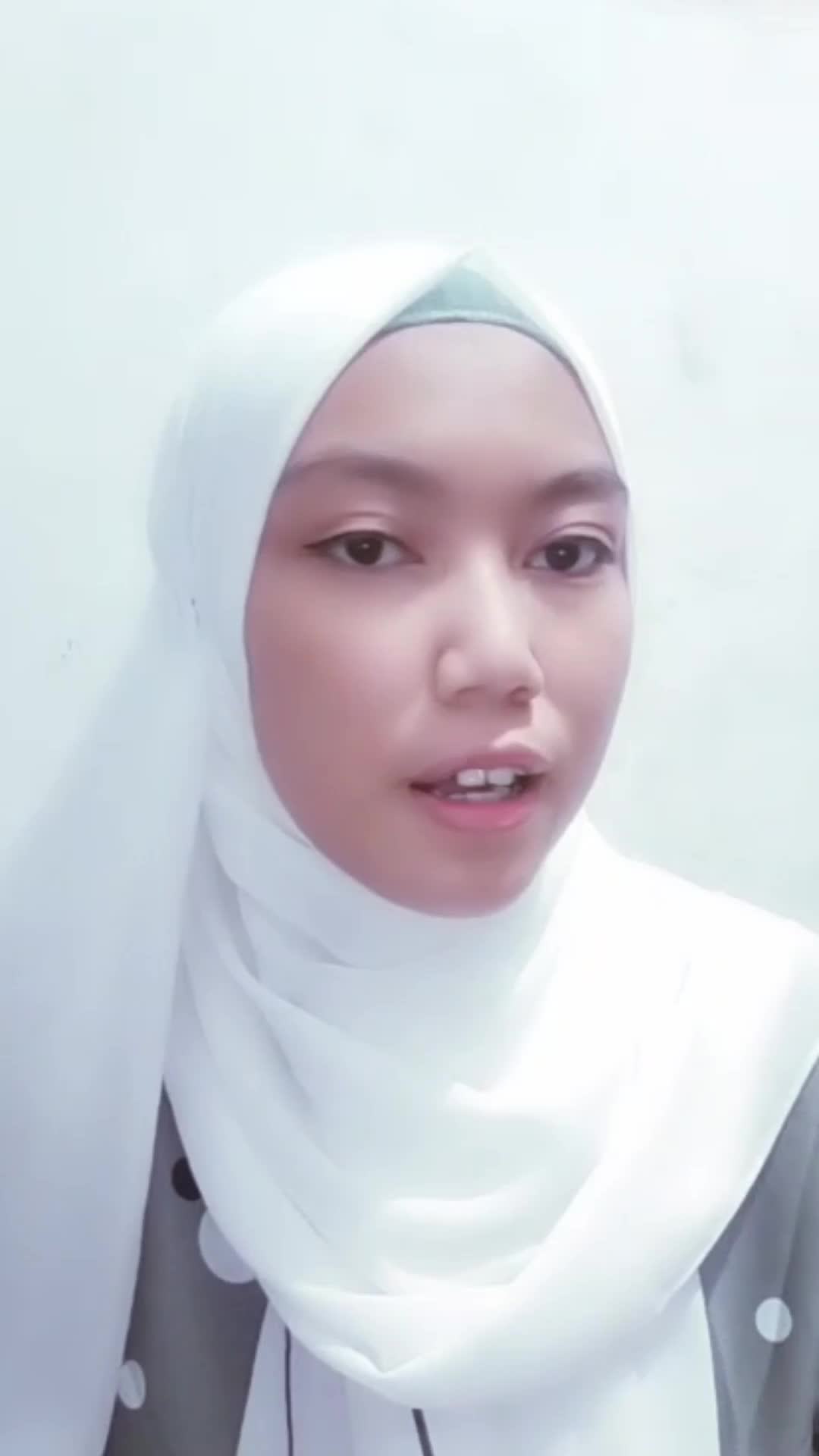 Assalamualaikum,, perkenalkan nama saya Siti_Aisah#Asal_Garut_JawaBarat#Umur_21Tahun#Sholawat_Roqotta 'aina
