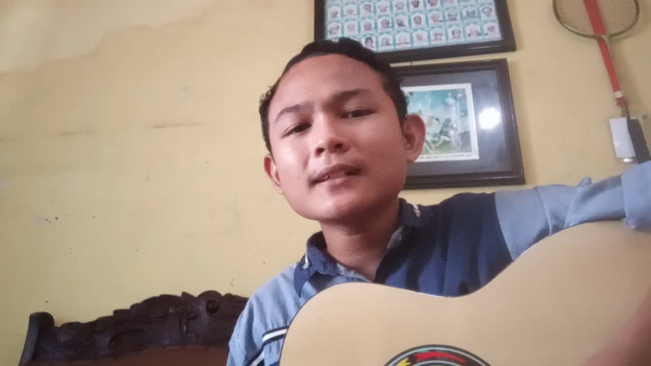 HABIB HUSEIN B, Kendal 01 Januari 2006, 15 th, Kaliwungu Kendal Jawa Tengah, bernyanyi, membanggakan kedua orang tua dan mengembangkan bakat