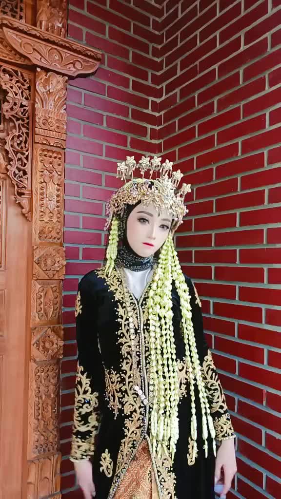 Linting Daun Jaipong by Intan Hendra Ningsih