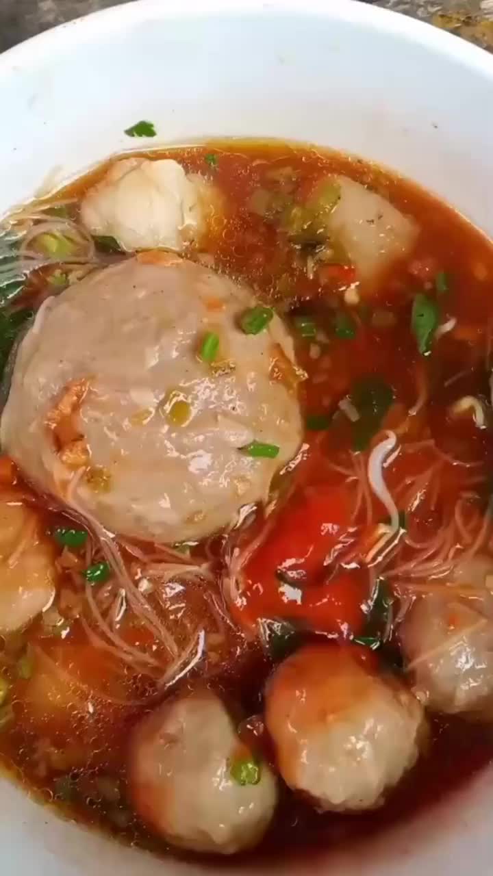 Nikmat Banget Siang Gini Makan Bakso