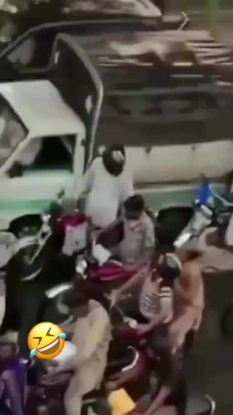 Mandi Gratis Di Jalan
