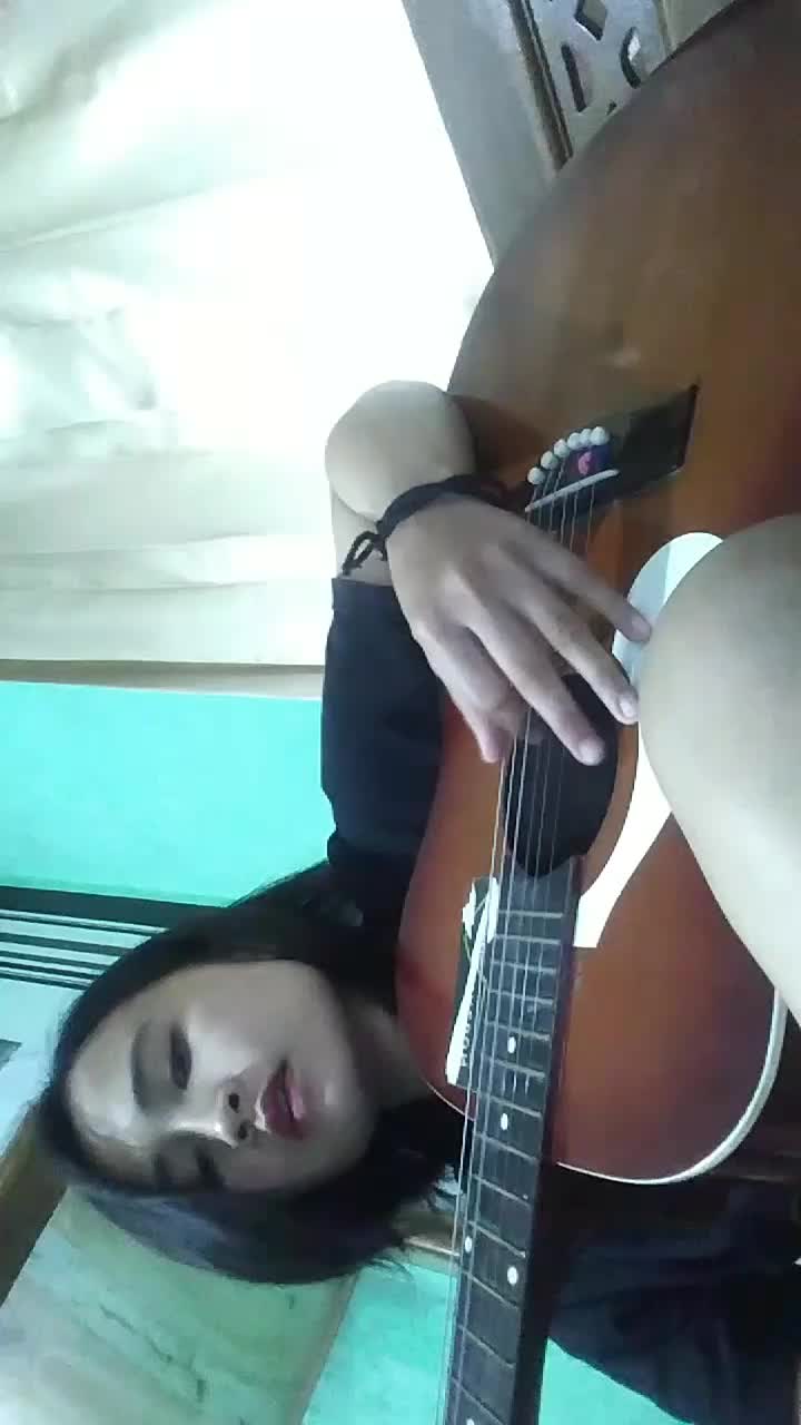saya mira tiana dari garut usia 32 tahun -separuh aku-noah