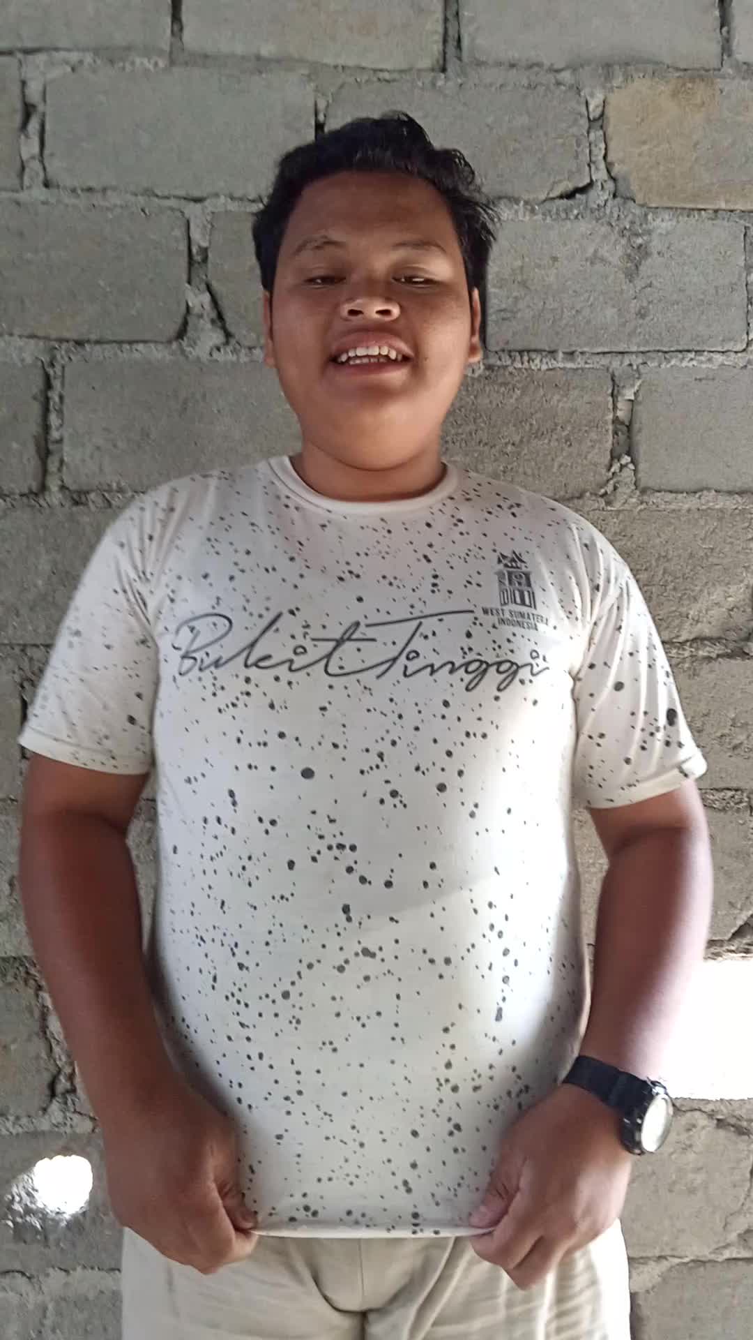 nama : kasra handira,alamat:Pasaman,umur :18 tahun,lagu:renungkanlah