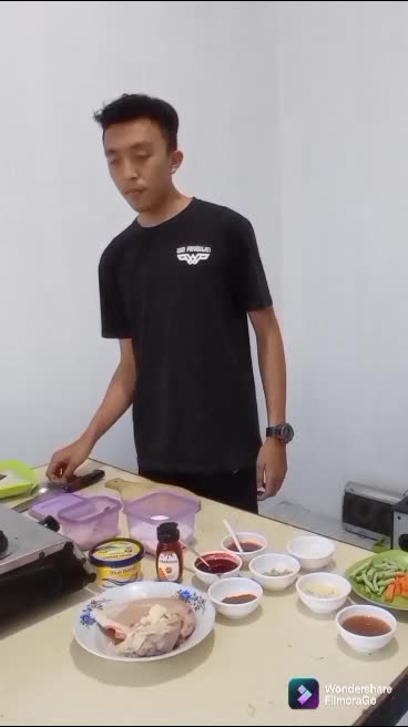 sandi maulana Bandung 24 tahun , nasi Hainan ,ayam charsiu merah panggang madu , saute wortel dan buncis #onlineauditionmci9 #mci9 #bandung