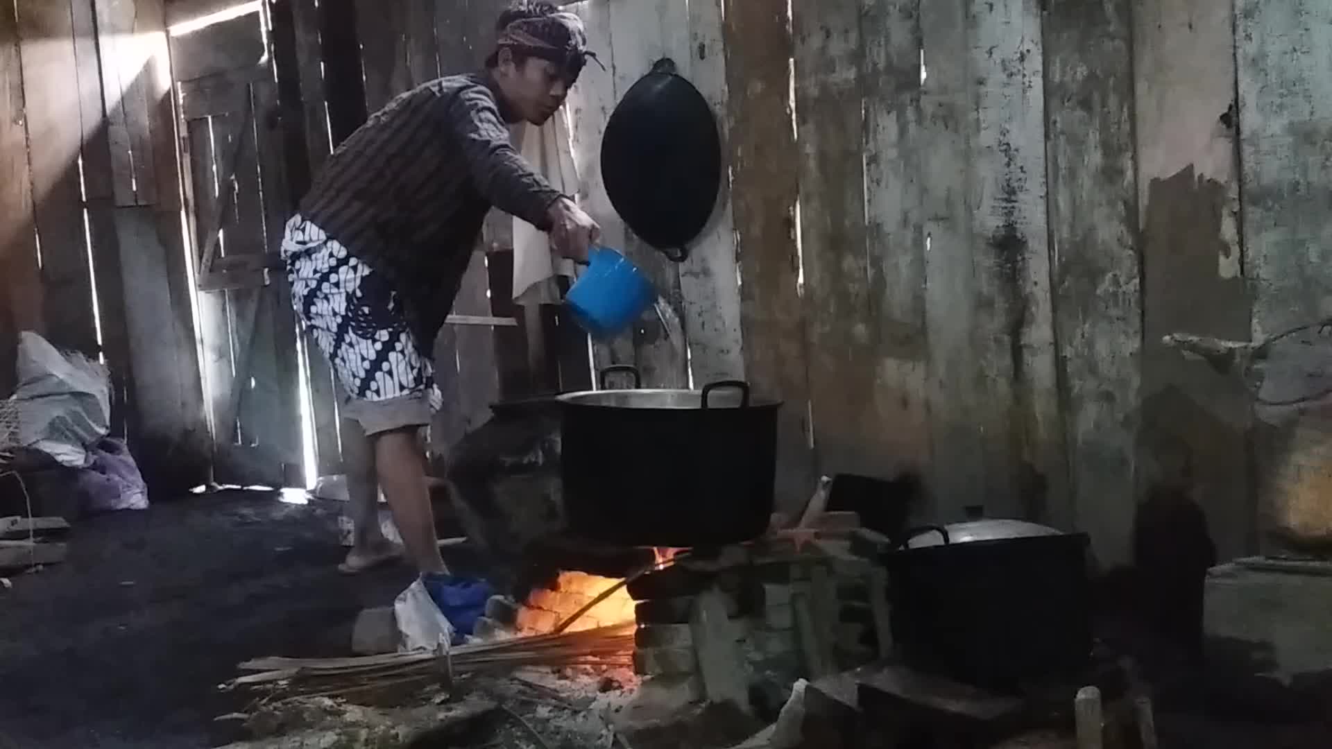 wong deso ngodok banyu gawe wedang kopiiii