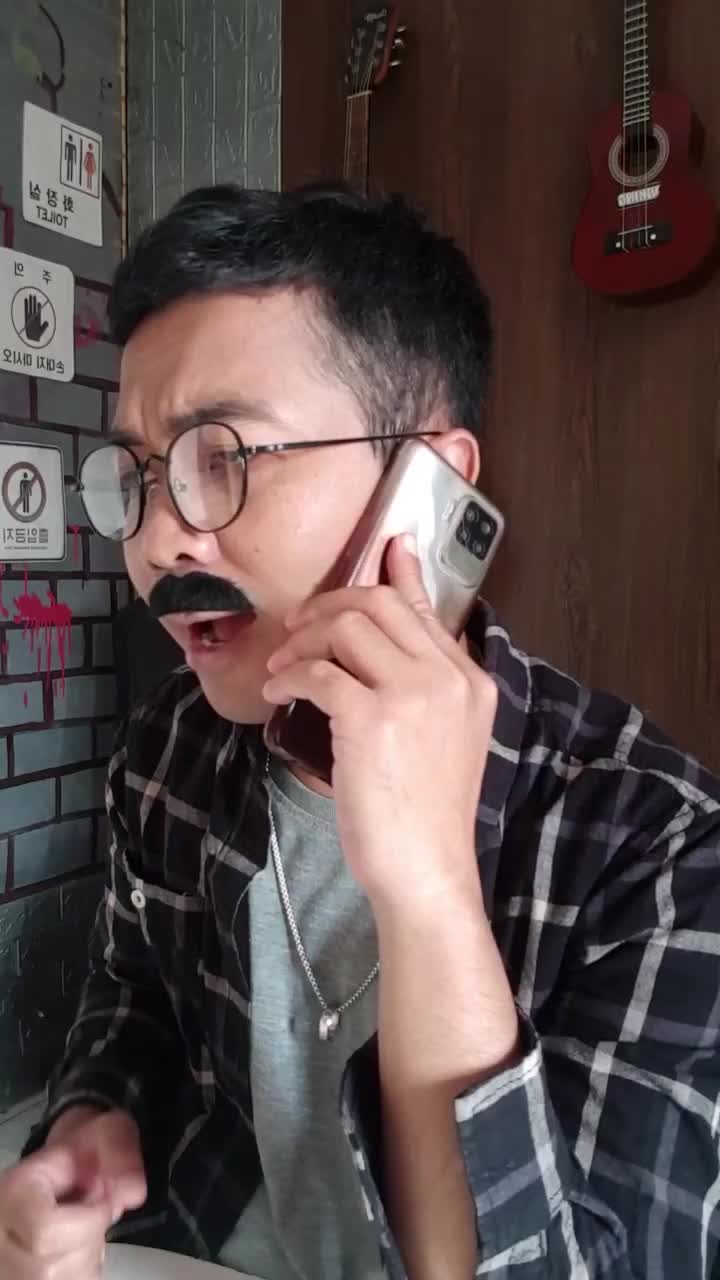 Abang kumis hobi selingkuh 😁😎😎😎