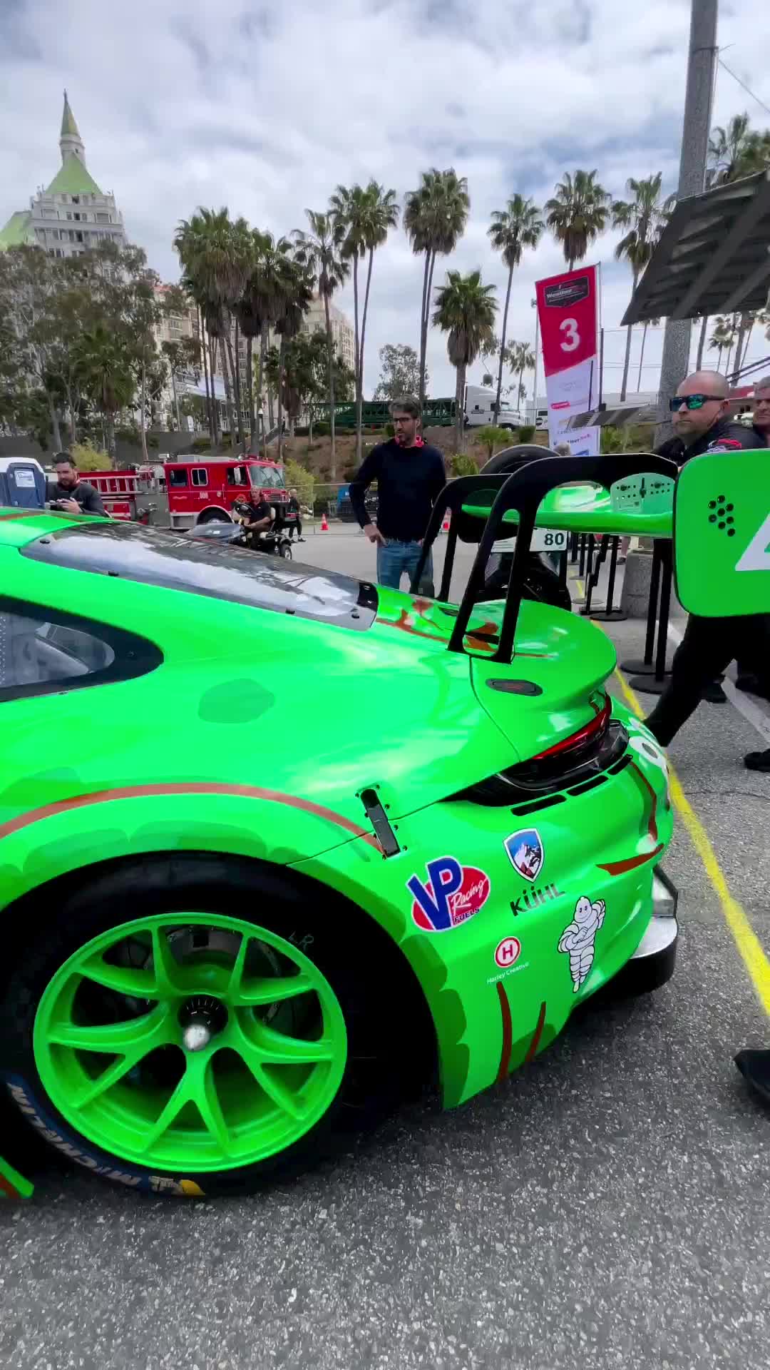 dino car