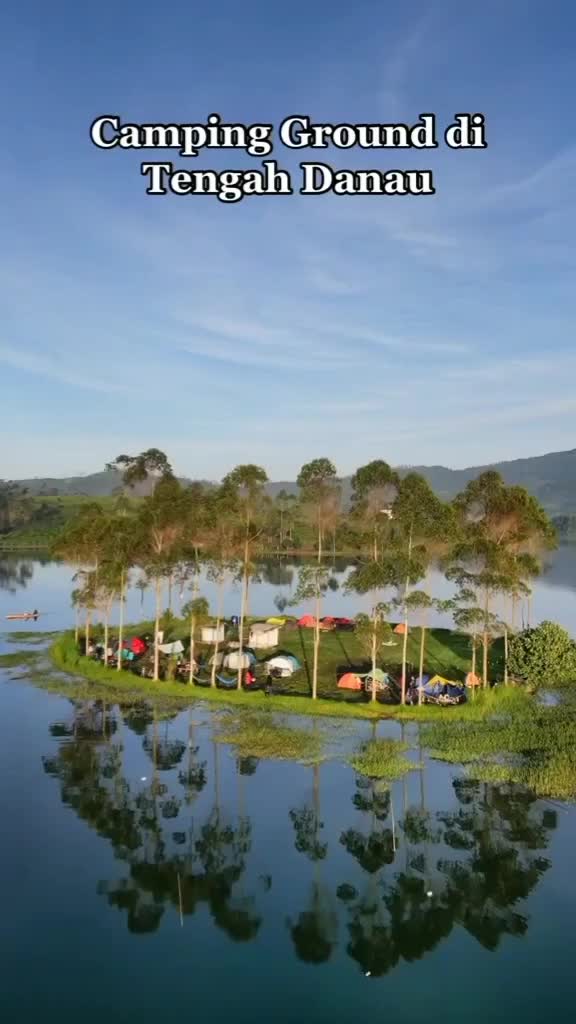 Camping ground di tengah danau ada di Pangalengan 😍 cocok banget buat healing nih!
