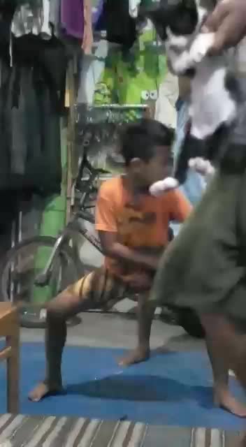 satria belajar tari  @rctiplusofficial lengkap dengan hashtag #RCTIPlusShowYourTalent #HomeOfTalentRCTIPlus