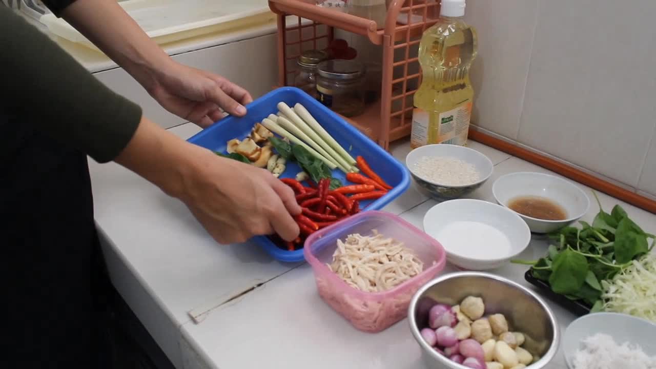 Lewis Valerian_ Nasi Liwet dengan ayam suwir rempah dan urap_ #onlineauditionmci8