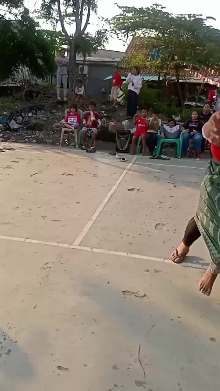ibu2 klu sdh main lupa sm anak😆😆😆😆😆