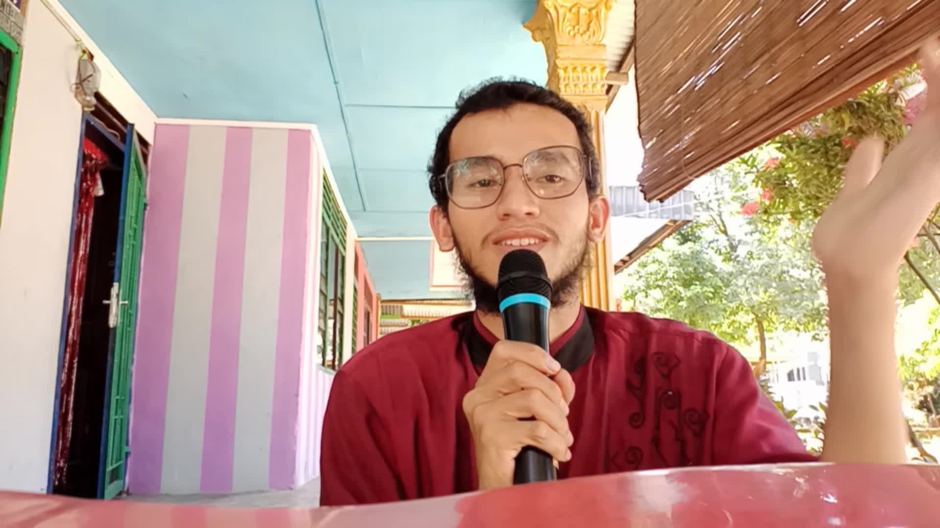 rifat husnul ma'afi 24 tahun suka makmur kota Subulussalam provinsi Aceh judul lagu "Allah Allah aghisna"