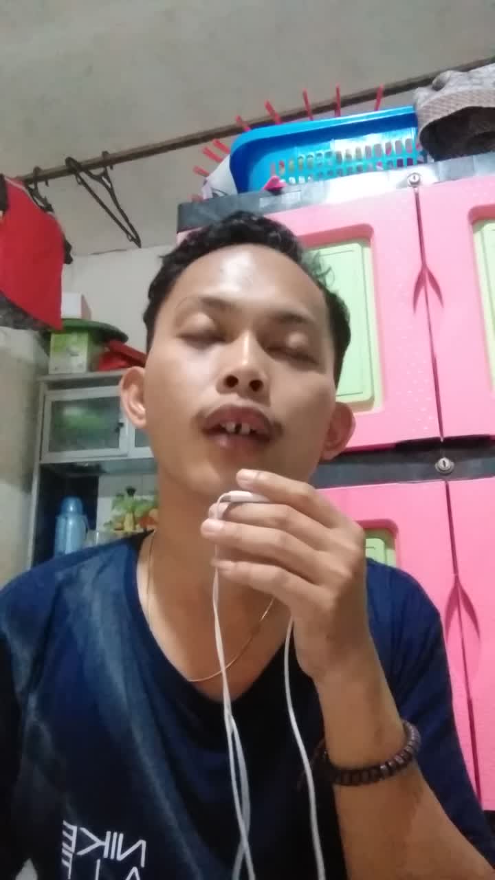 Rikcy Rikardi, Lubuklinggau, Usia 22th, Judul: Haruskah Berakhir #Rissing_Star_Dangdut