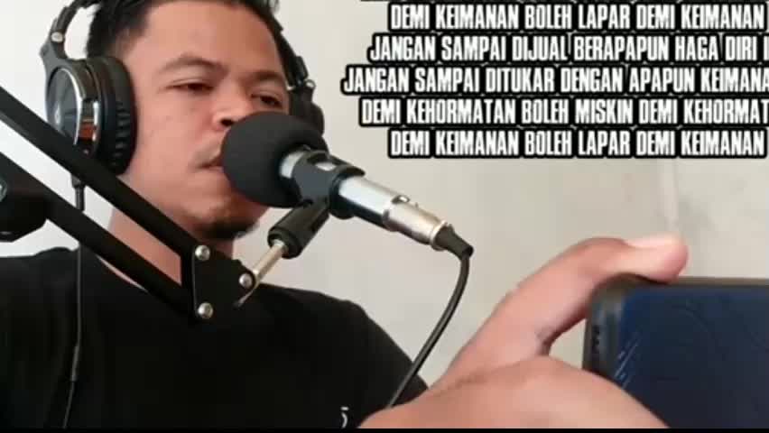 #Onlineauditionrisingstarindonesiadangdut    nama taufik Hidayat, nama panggung ayata, umur 34 tahun