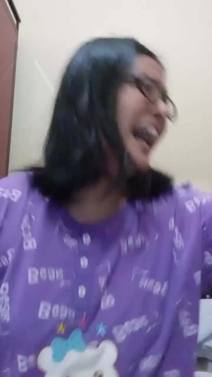 eh ada similikiti.... 