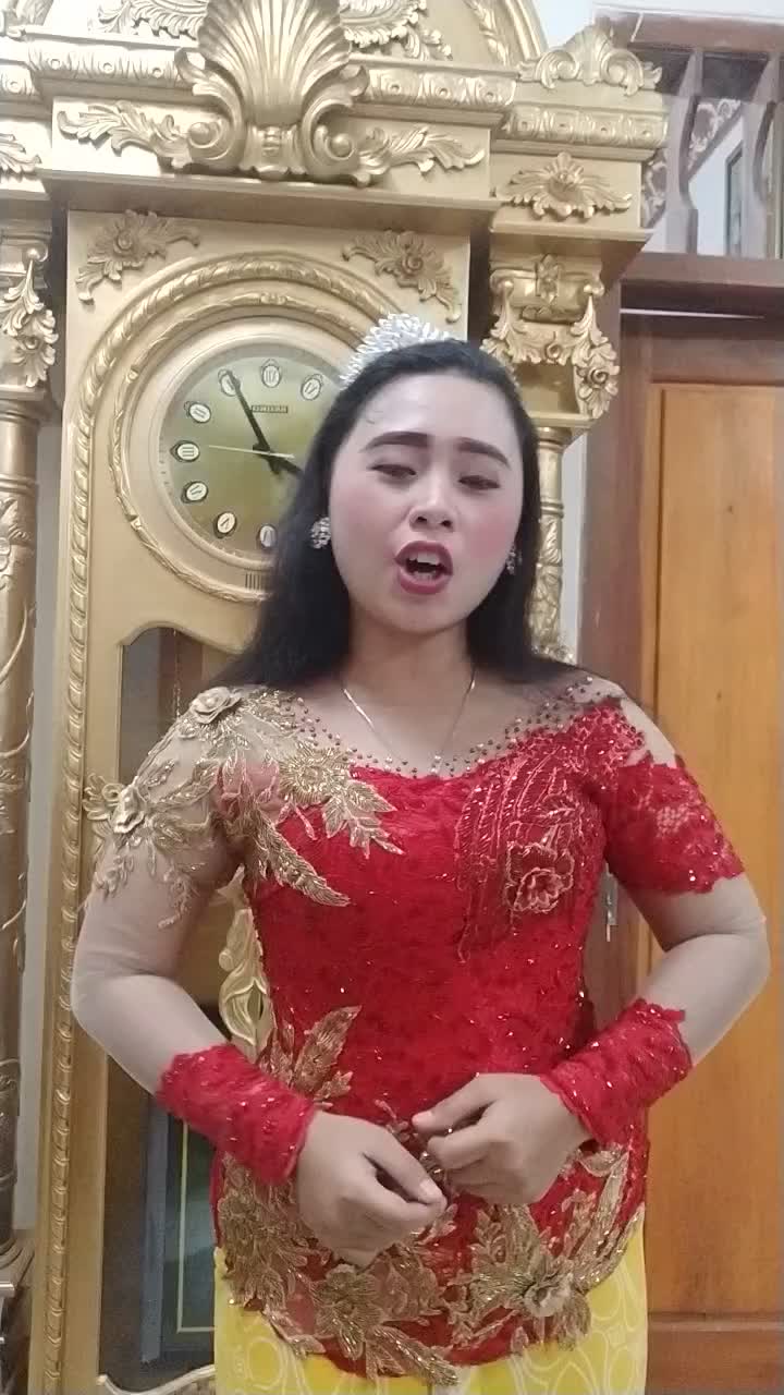 RIA REGITA_20 Thn_TRENGGALEK_lagu DEWI KILISUCi