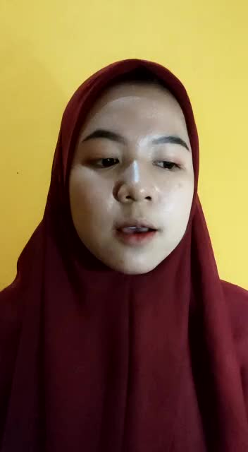 Nama: Hilwa Qurota Aini_Umur:20_KOTA ASAL:BEKASI__ JUDUL LAGU:QOMARUN