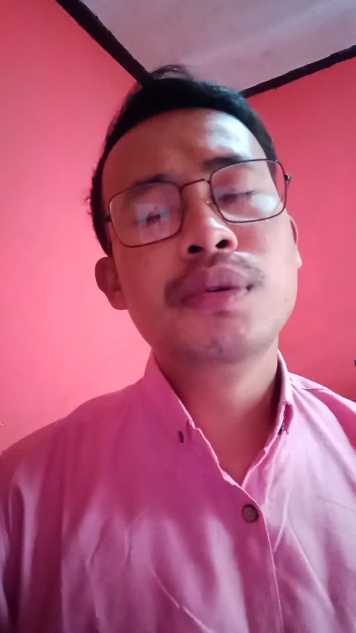 hallo² assalamualaikum mentemen aku sandi sikece dari cianjur.jangan julit ya nma.nya aja kece tpi org.nya he.aku bwa.n lgu surgamu mentemen
