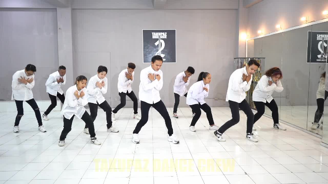 CINTA LUAR BIASA DANCE CHOREOGRAPHY BY TAKUPAZ DANCE CREW
