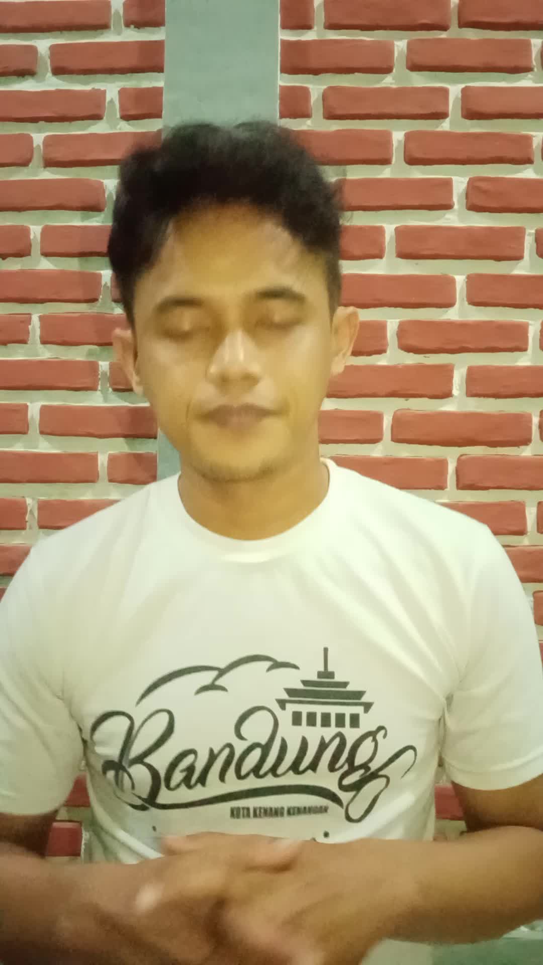 Cameraman Wedding boleh ikut ya boss.. Rhaufiq Dhewalya dari Bandung, usia 33th. #ONLINAUDITIONRISINGSTARINDONESIADANGDUT😘😘🤩🤩