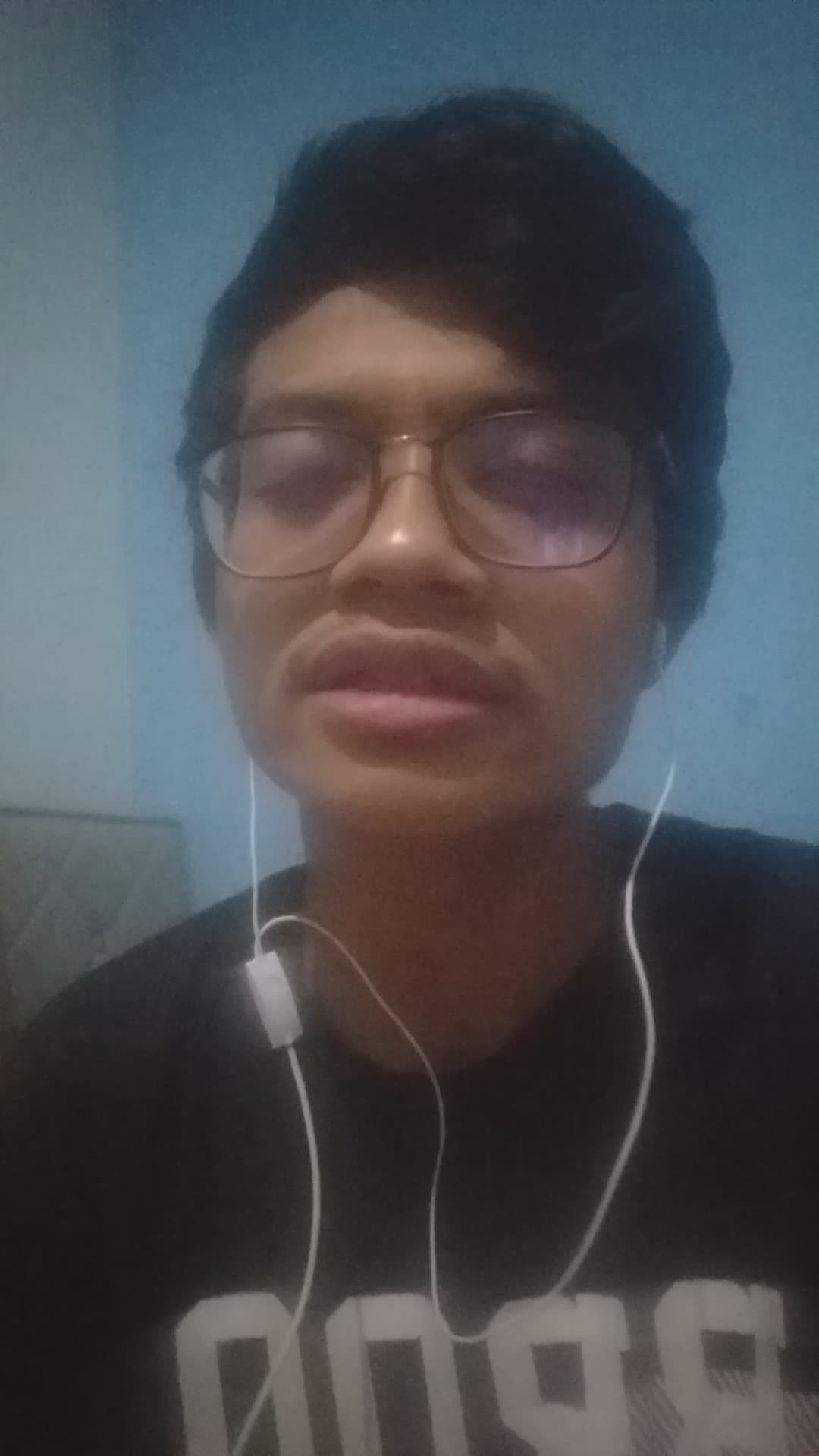 halo nama saya muhammad Annaqi Sulaiman. saya dari jakarta. Ayo dukung saya agar saya bisa lolos ke x factor. 