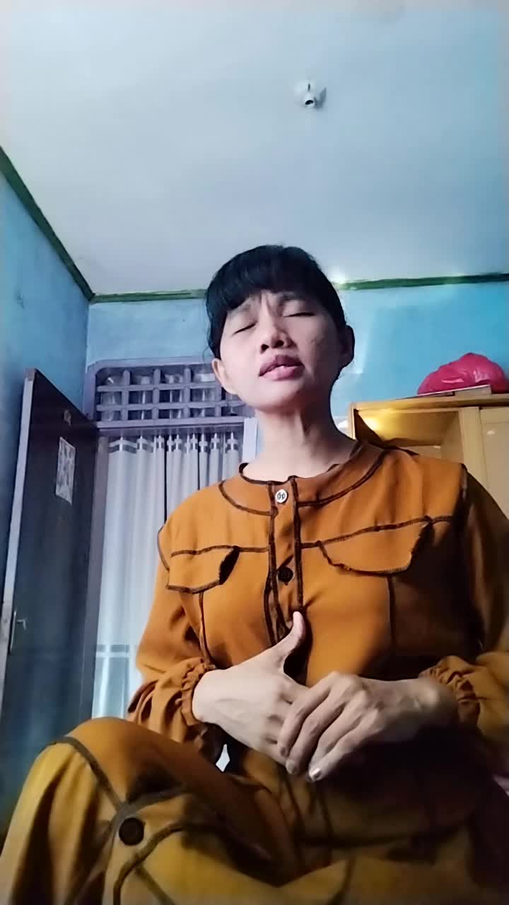 assalamualaikum Nama Karmila umur 36,asal jln Malino samaya Gowa Sulawesi Selatan judul lagu Sebuah Nama #online audition KDi 2022