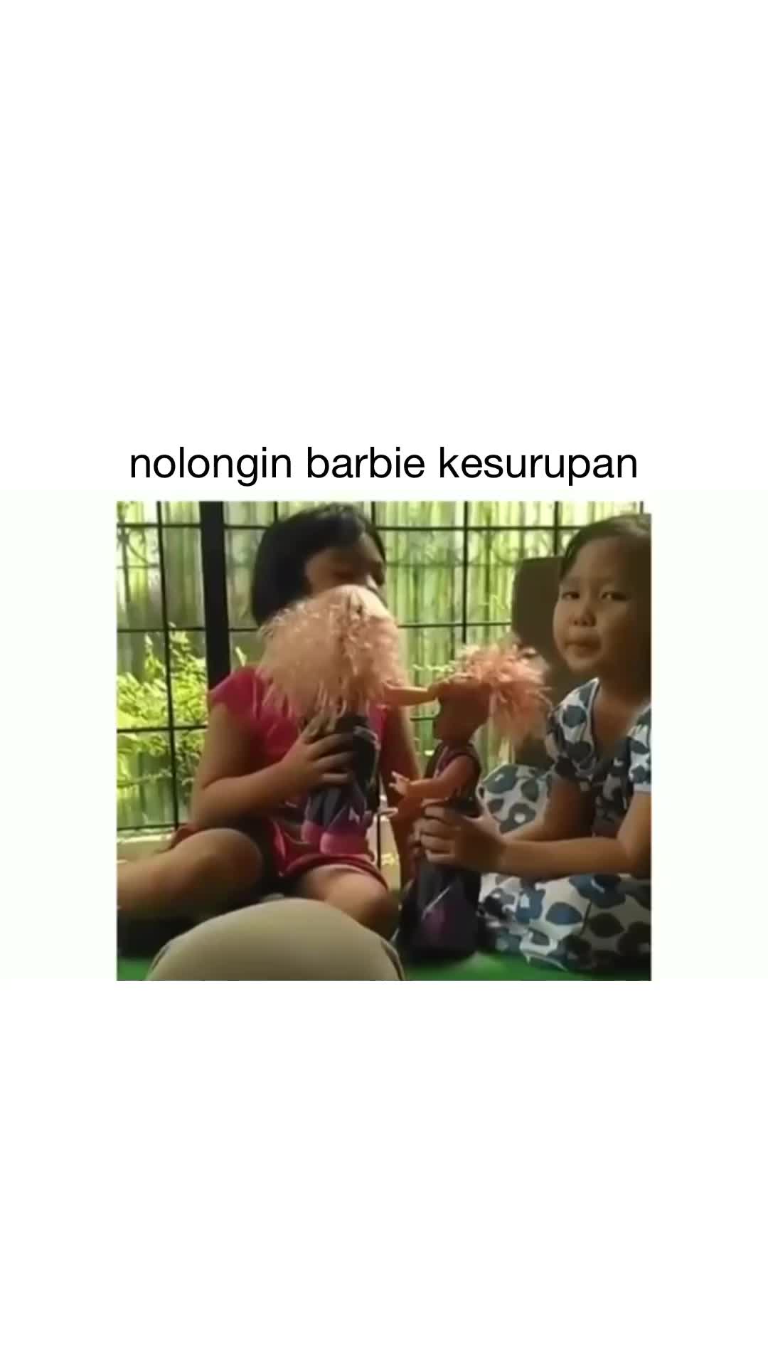 hahaha barbienya dibacain ayat kursi