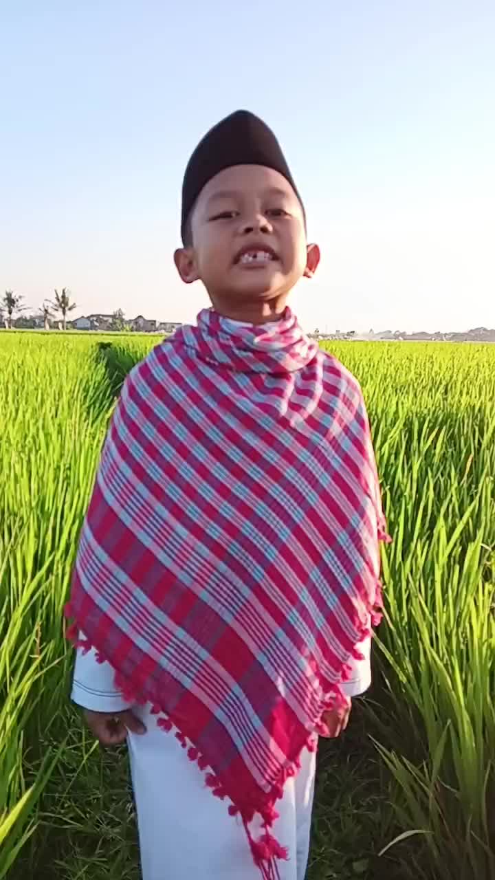 Assalamualaikum.. Nama saya Abyan Hanif Fauzan Ahmad,umur saya 7 th. Berasal dari Kota Malang. Bersama Al Quran Kita Bahagia..Doakan saya ya