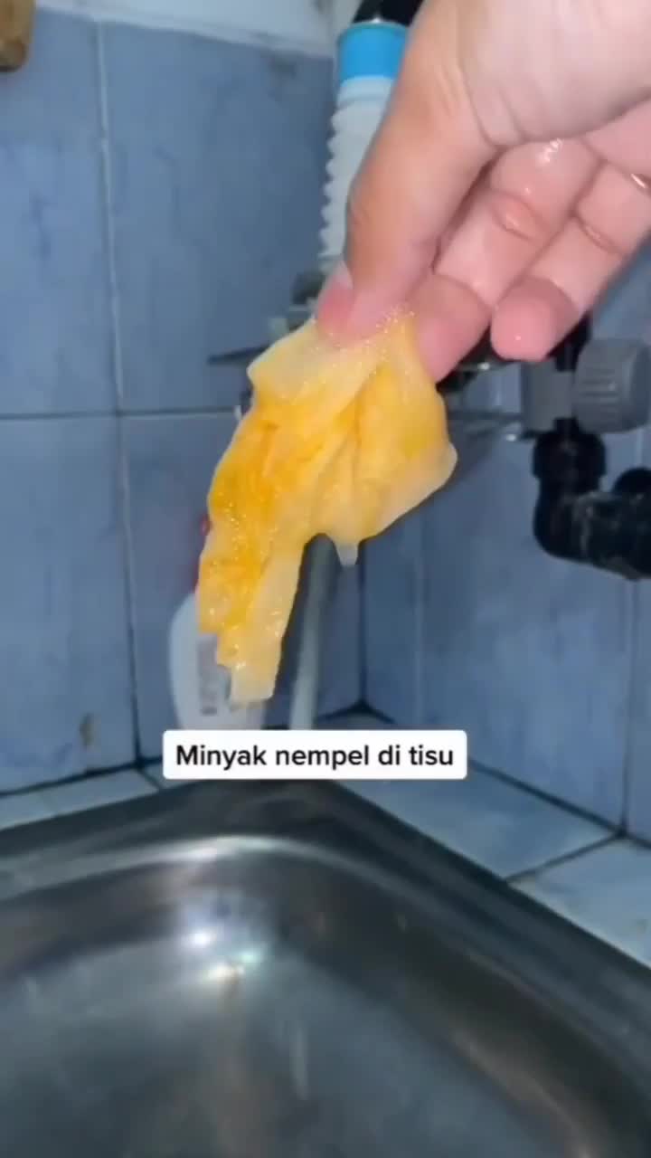Tips Cepat Bersihin Wadah Yang Berminyak