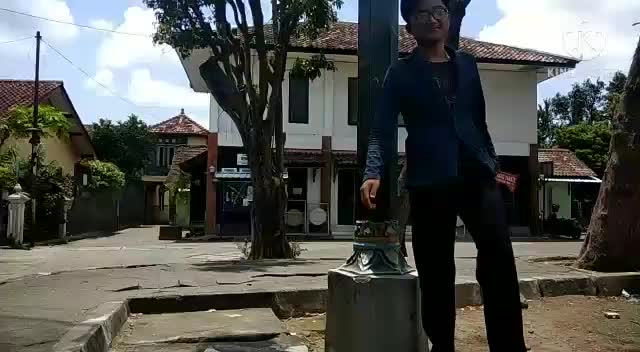 REVIEW Makanan ayam rasanya