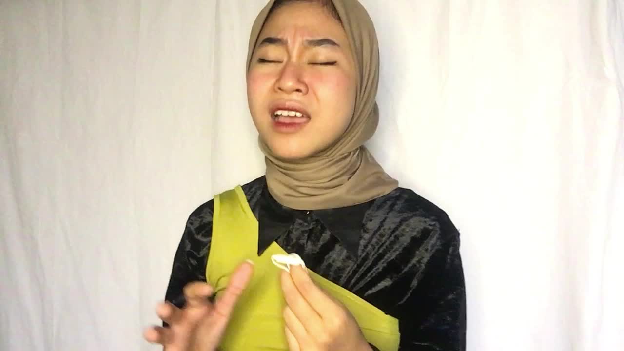 XFI2021_SOLO_HADA LAYALIA SAFIRAH_22thn_BANDUNG_Jangan Cintai Aku Apa Adanya (TULUS)_Love and Let Go (Raisa)