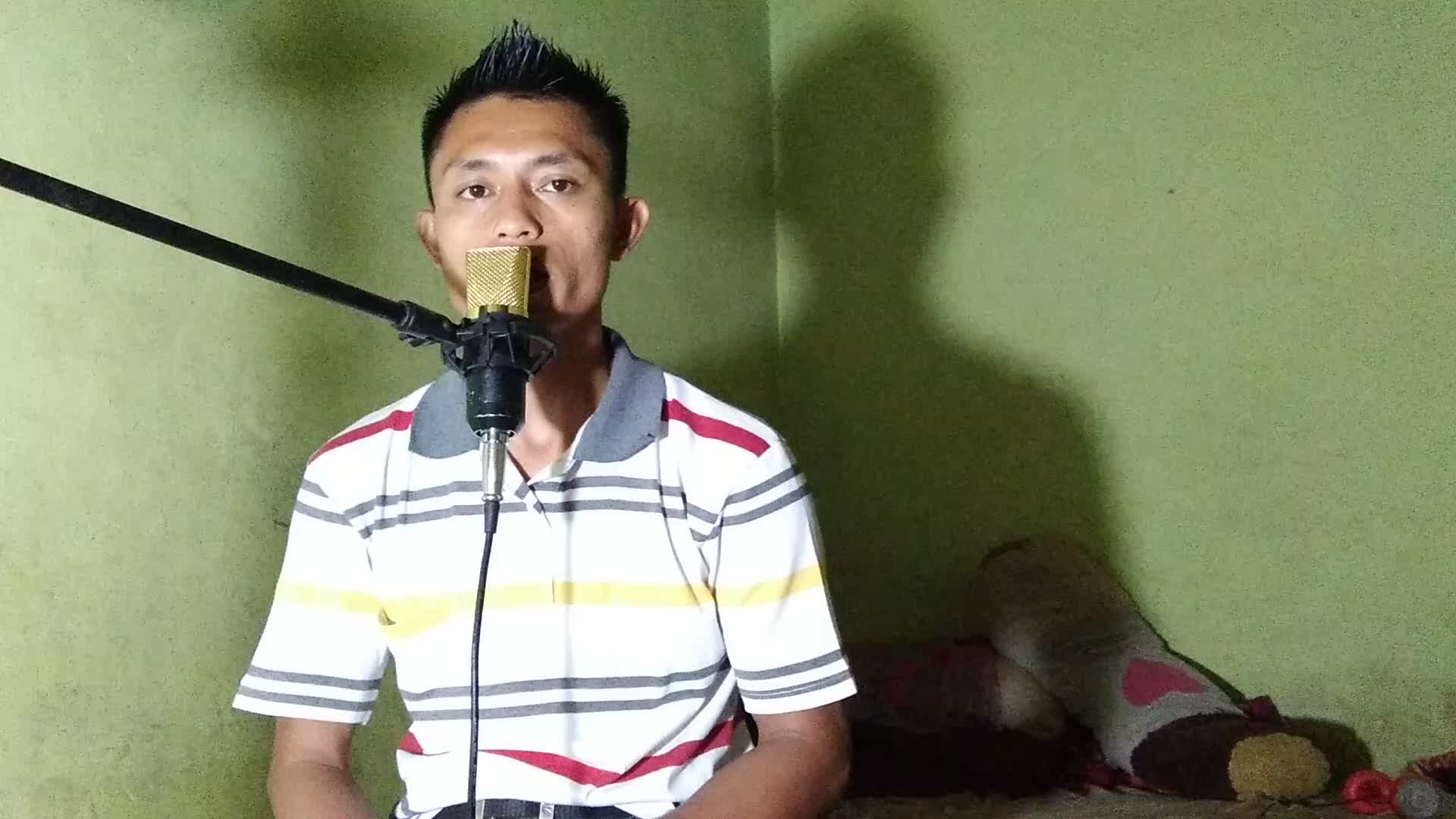 asalamualaikum wr, wb, nama : ARI WIBAWA umur : 28 tahun, asal kota SUMEDANG, JAWABARAT, judul lagu : HITAM BUKAN PUTIH  cipt : MEGGY Z
