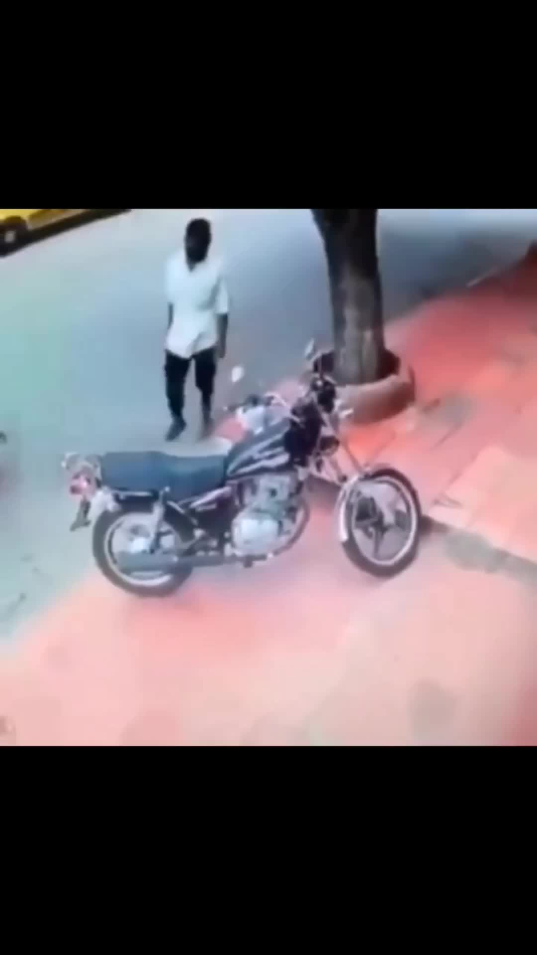 maling vs tendangan maut