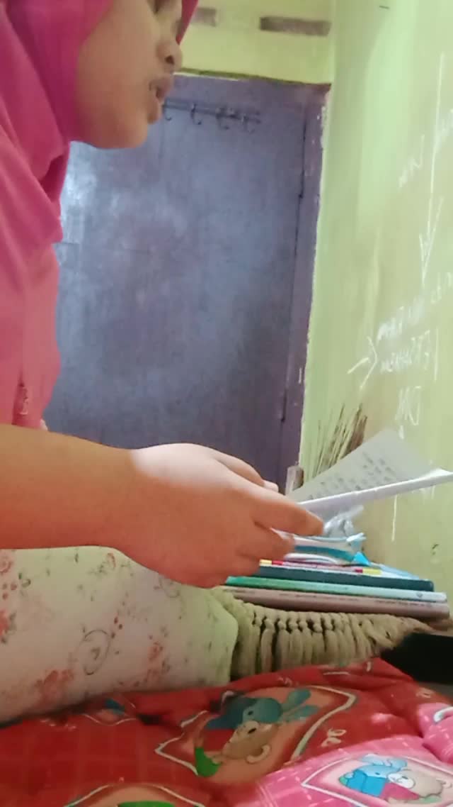 Agis Sofa Mahmudah||Ingin sekali menjadi pemain sinetron- meskipun sekalinya lolos  berperan jadi pembantu, semoga kepake dan menang..aamiin