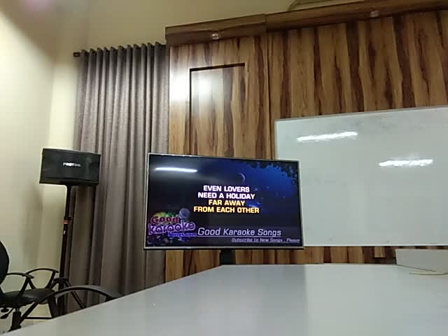 hard to say i'm sorry (original key)  maaf lupa tampil. saya di belakang kamera