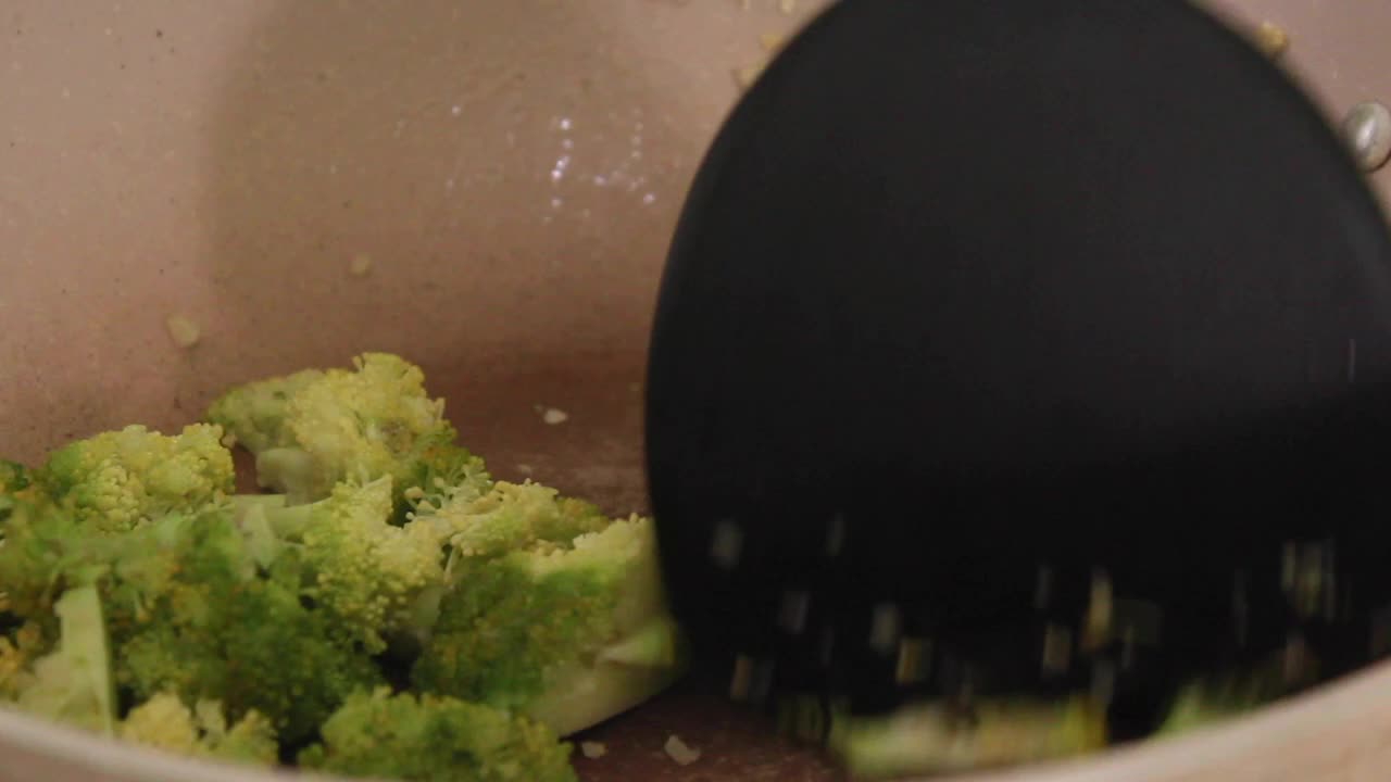 INTAN MEISARI - Butter Rice Pan Seared Salmon with Creamy Broccoli #OnlineAuditionMCI8