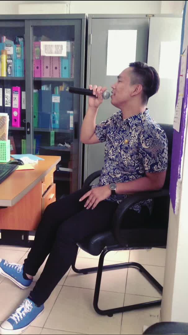 DOLY MONTANA 29 tahun Bandung (SOLO)