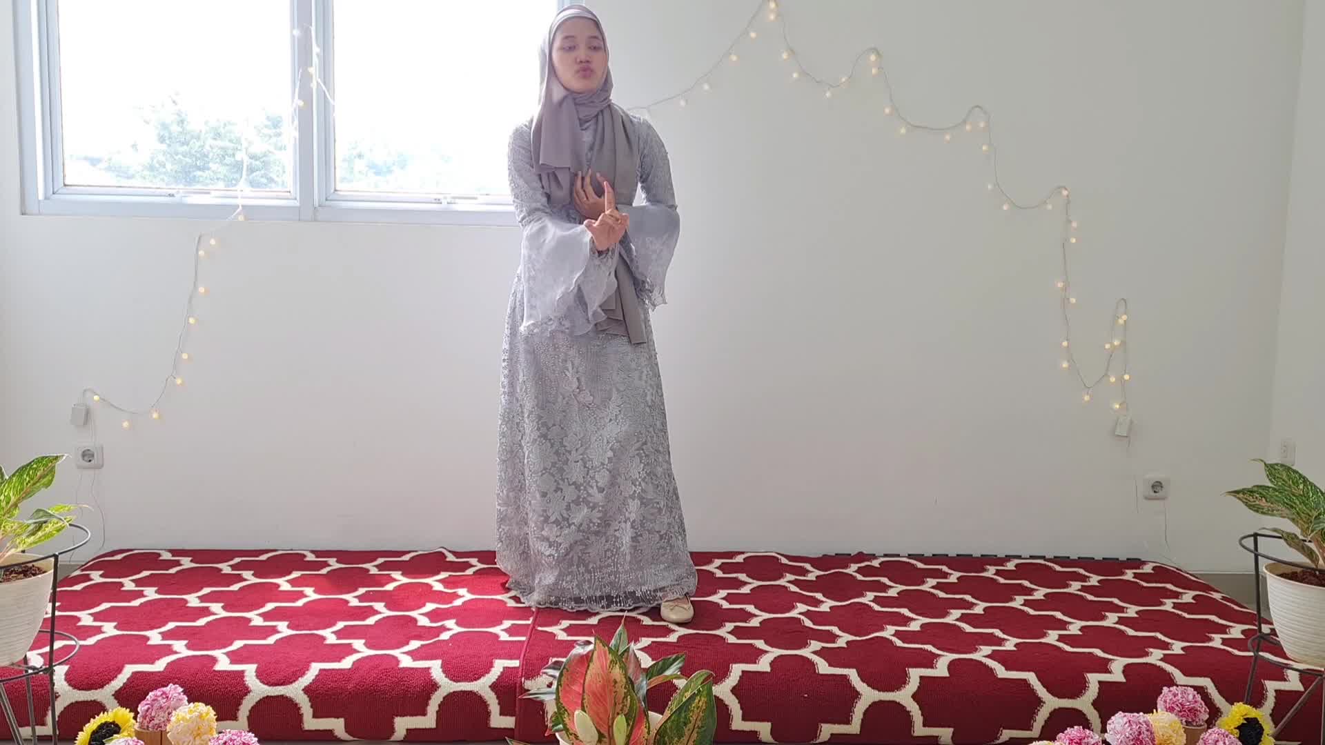 Tanaya Anindita, 15 tahun, Bekasi,cover Symphony yang indah