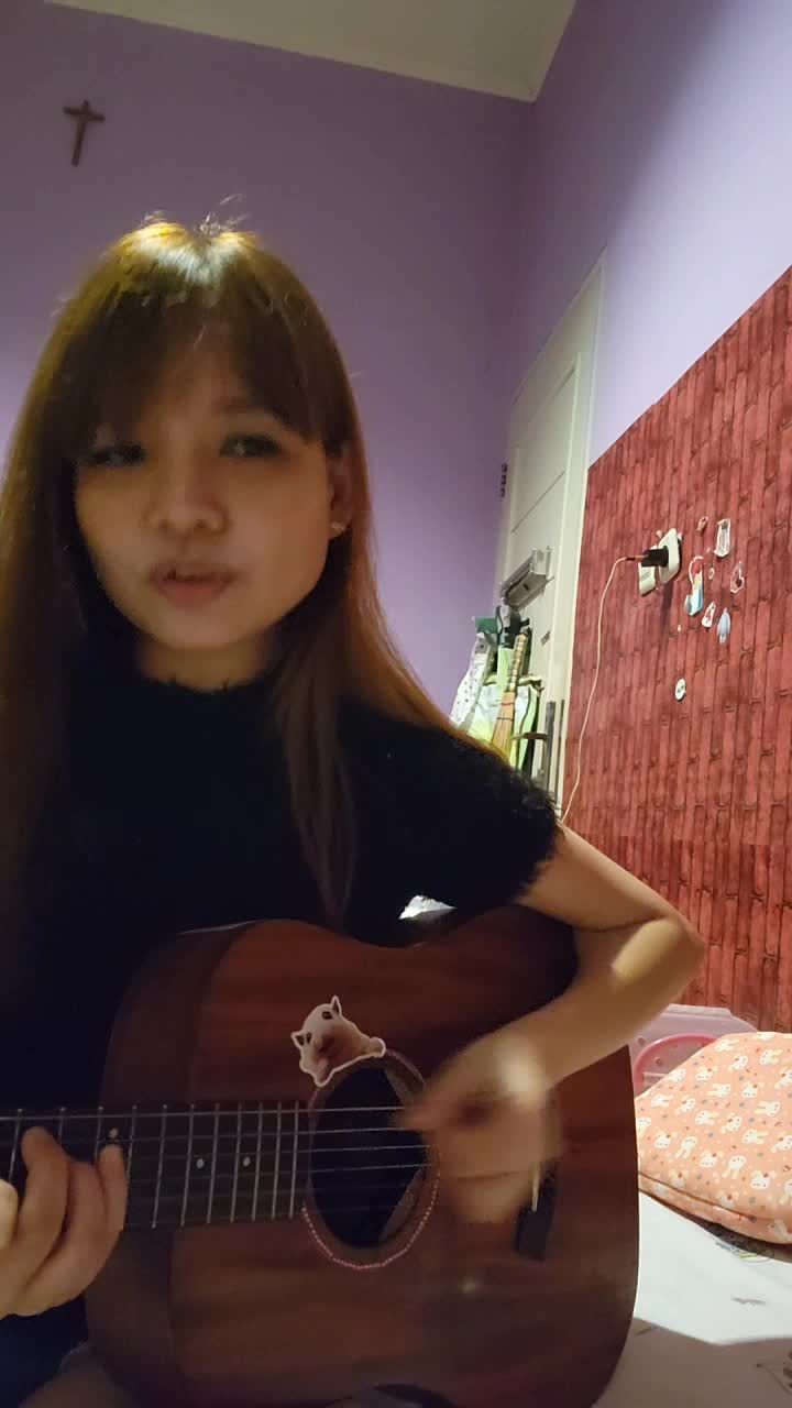 TINBS Rosa Jakarta 32 tahun Ratu- Teman tapi mesra (acoustic)