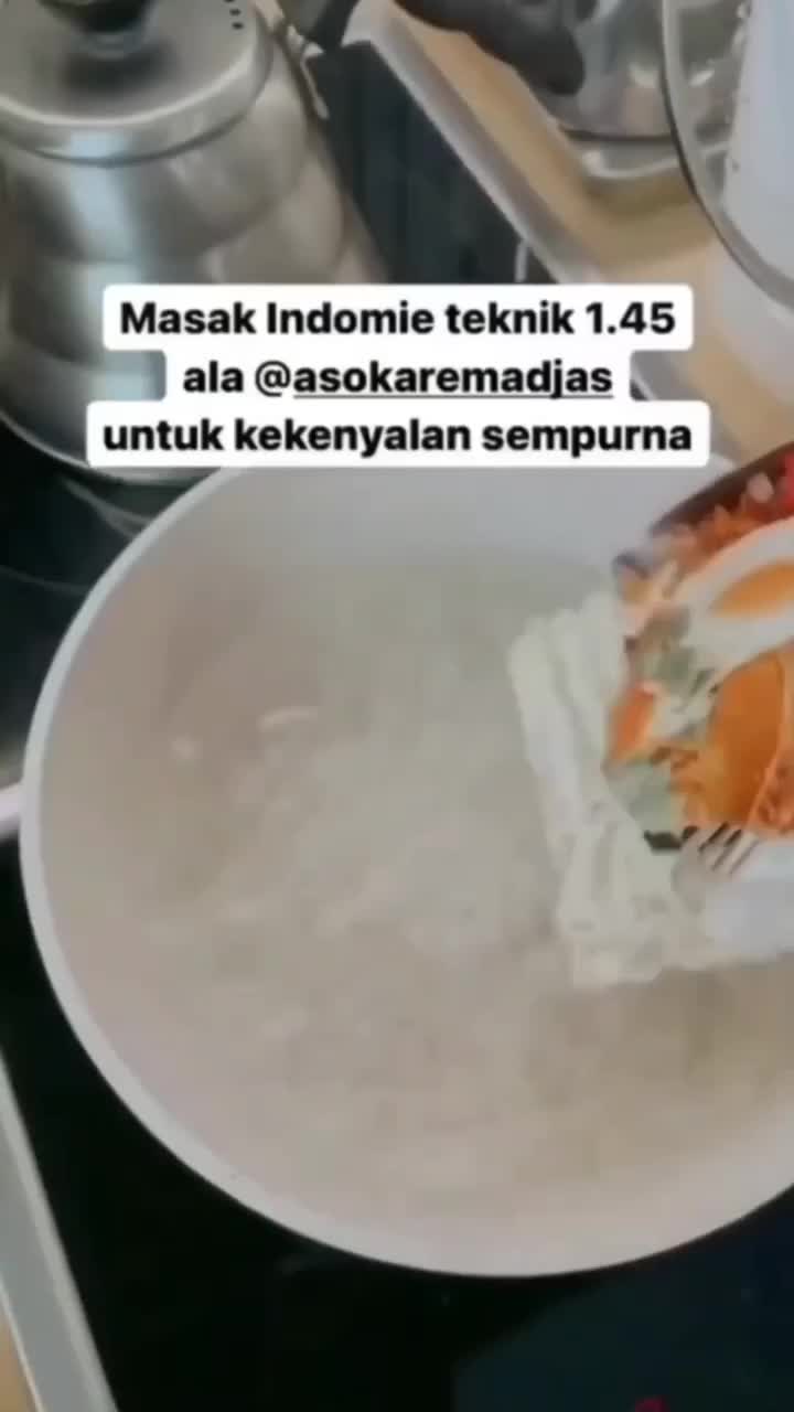 Tips Makan Mi Biar Bumbunya Lebih Berasa