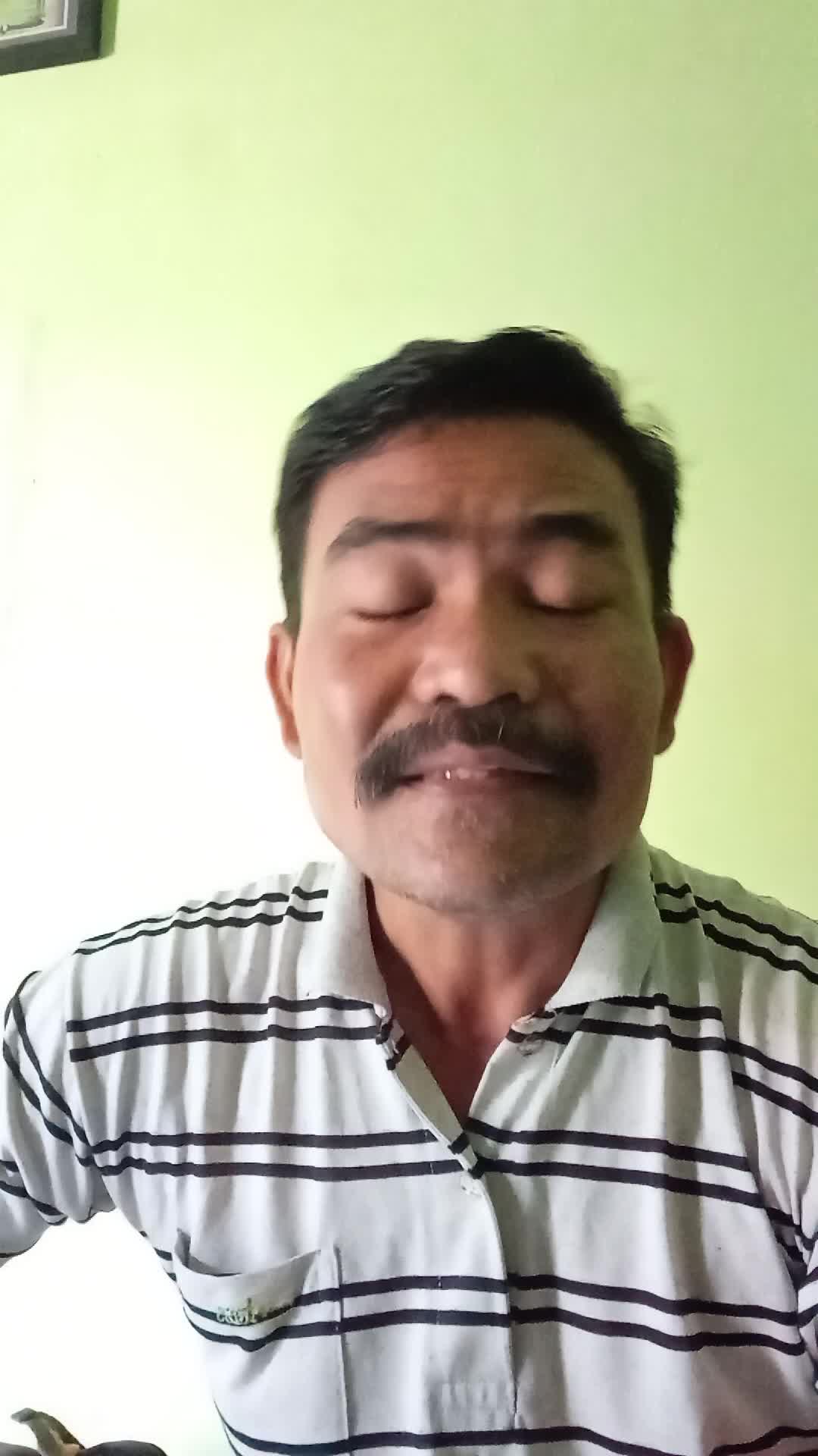nama=Bejo sutikno(jojo) dari semarang  judul lagu =Titip kangen angin dalu ( pengen ikut audisi aja nyanyi nggk konsen krn ngupet2 hhh) 
