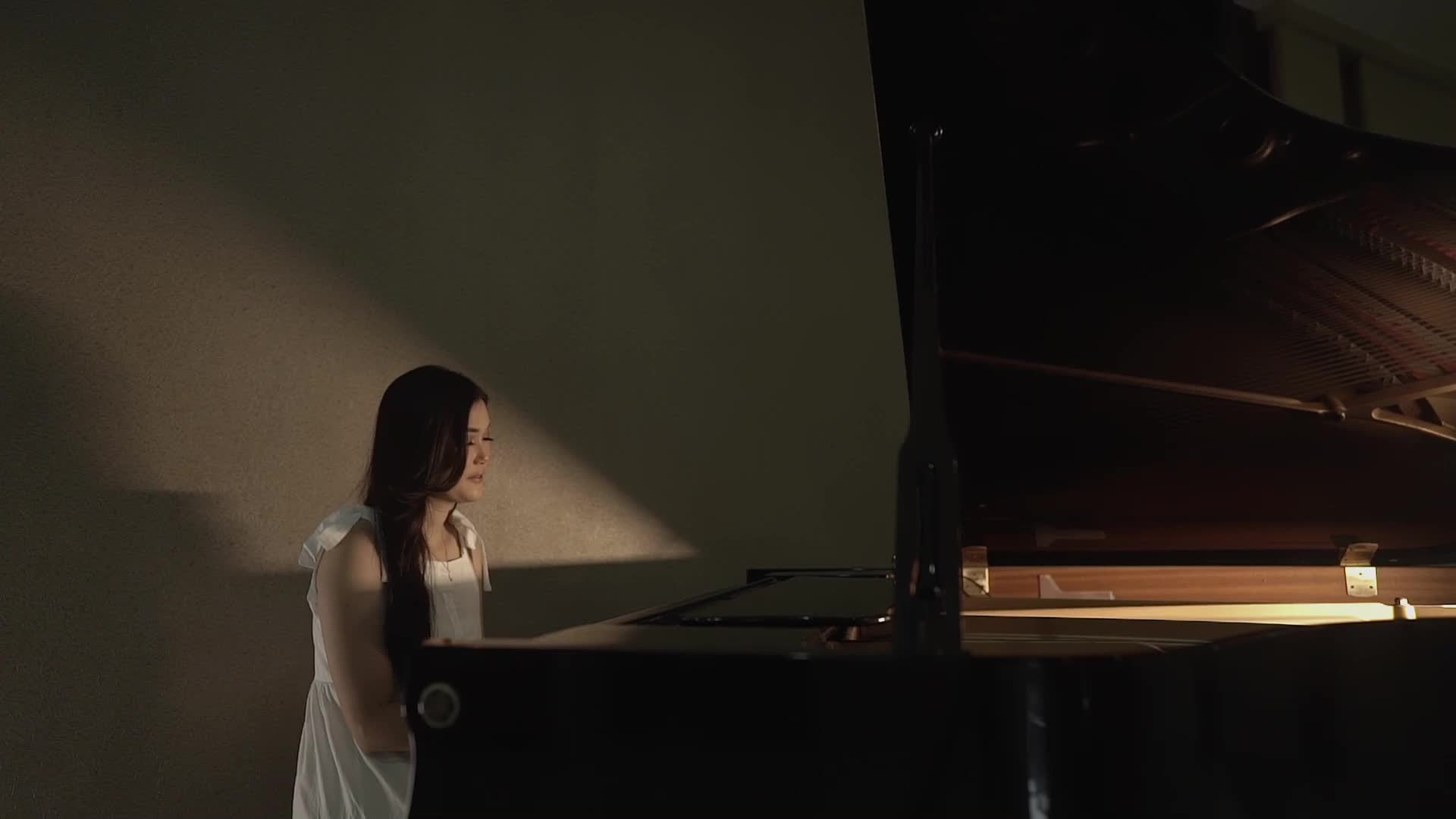 Kumau Dia - Andmesh Kamaleng (cover by Tarasha Audila)

Usia : 16 thn
Asal : Kebumen, Jawa Tengah

#TOP50ShowMeYourVoice