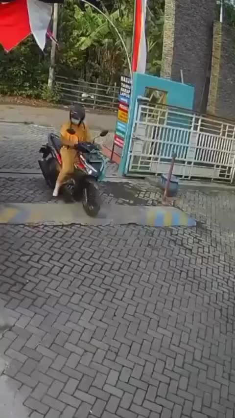 kalo kaya gini siapa yang salah