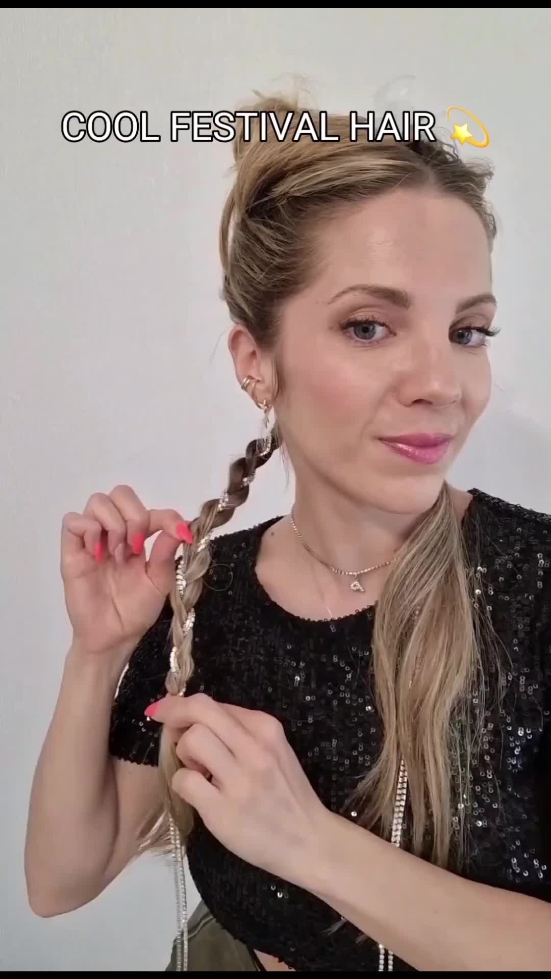 Ide hairstyle untuk acara festival 