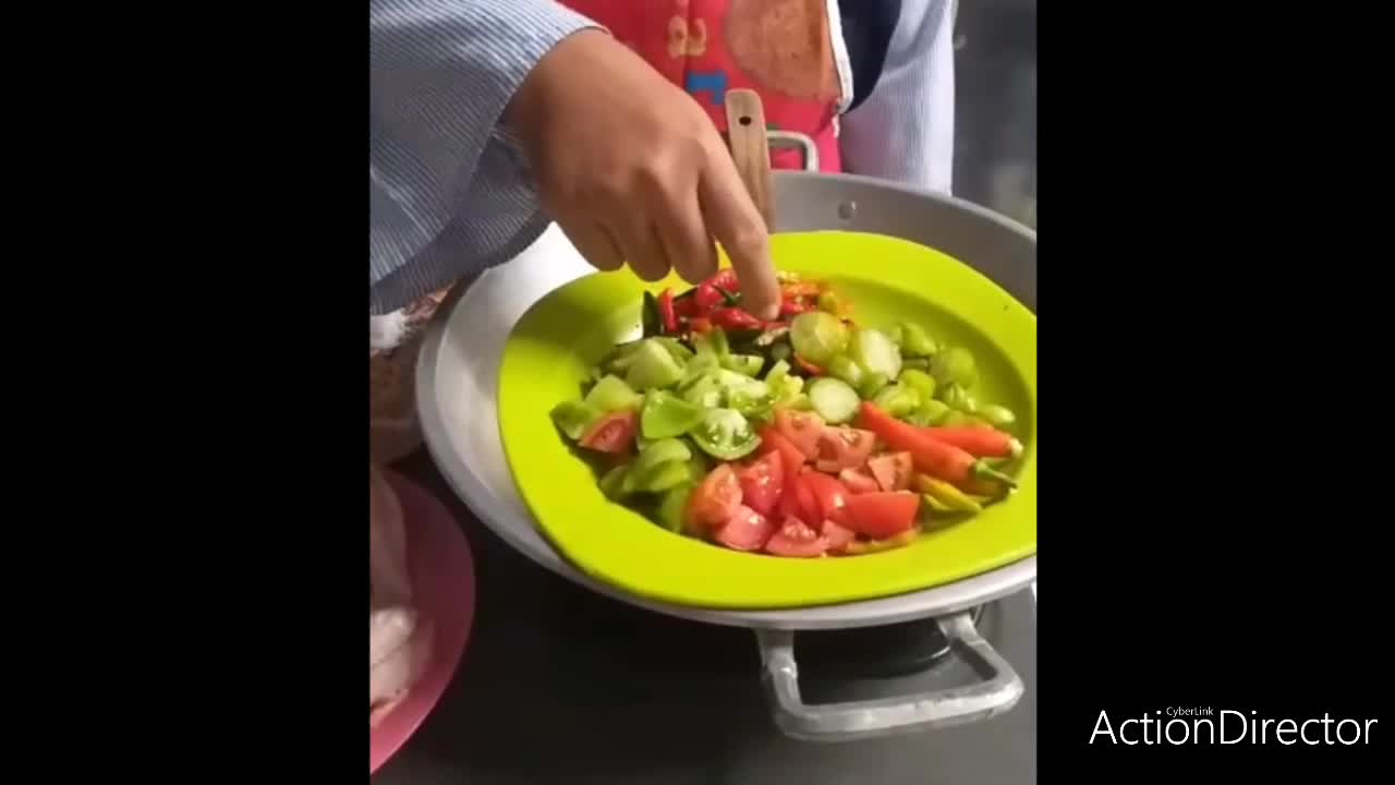 Assalamualaikum sy Riaci dari semarang ,sy akan memasak menu garang asem 