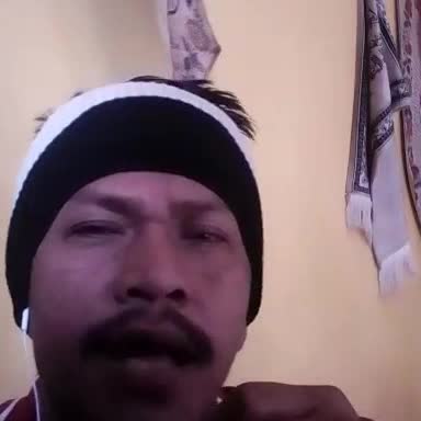 Nyanyiin nya serius nih.... Soalnya lagunya dari Serieus Band, heheheeee.......Judul : Kecuali Dia