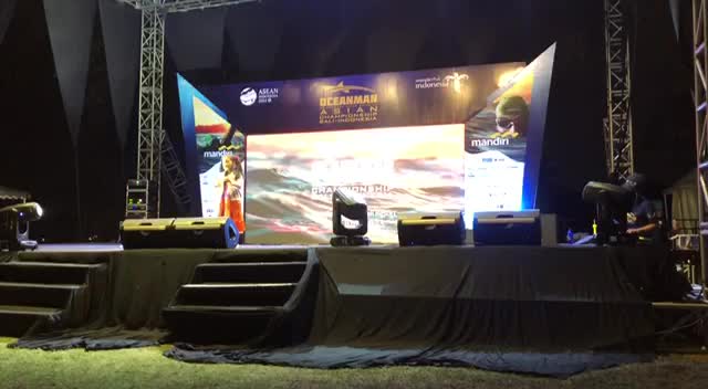  Cover song Reflection by Teresa 8th, award ceremony oceanman bali. Instgram@teresa_sylviliana