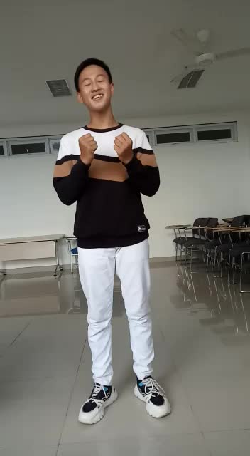 Saya M. Khairullah, 18 Tahun, Palembang. Lagu sekuntum mawar merah. #ONLINEAUDITIONRISINGSTARINDONESIADANGDUT